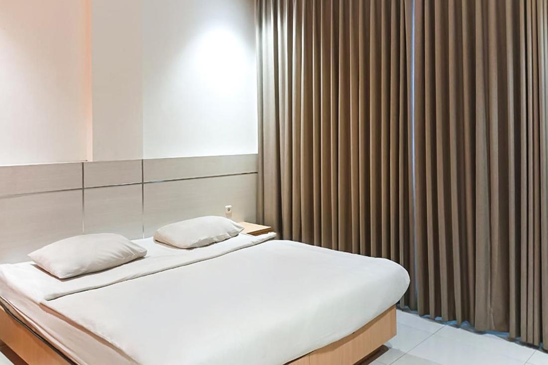 Twospaces Living At Kr Hotel Palembang Esterno foto